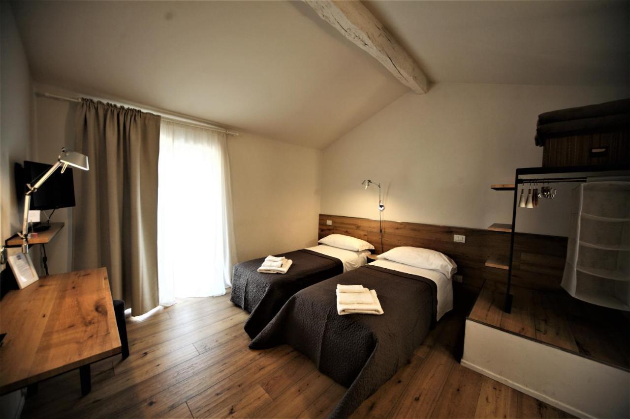 32 Bnb Camerecaffe Pavia Luaran gambar