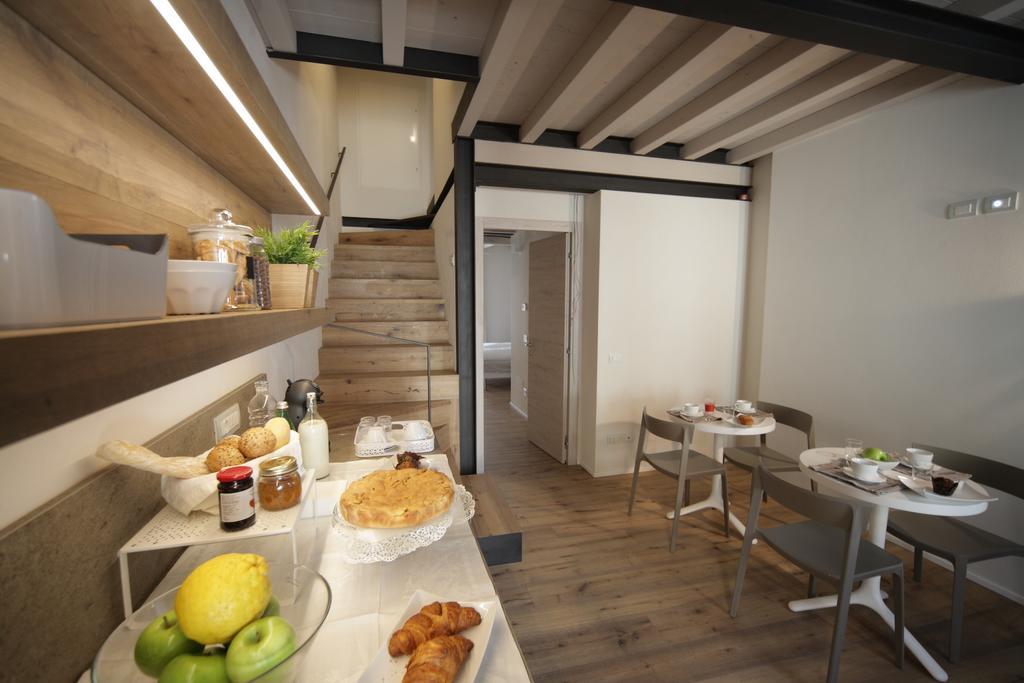 32 Bnb Camerecaffe Pavia Luaran gambar