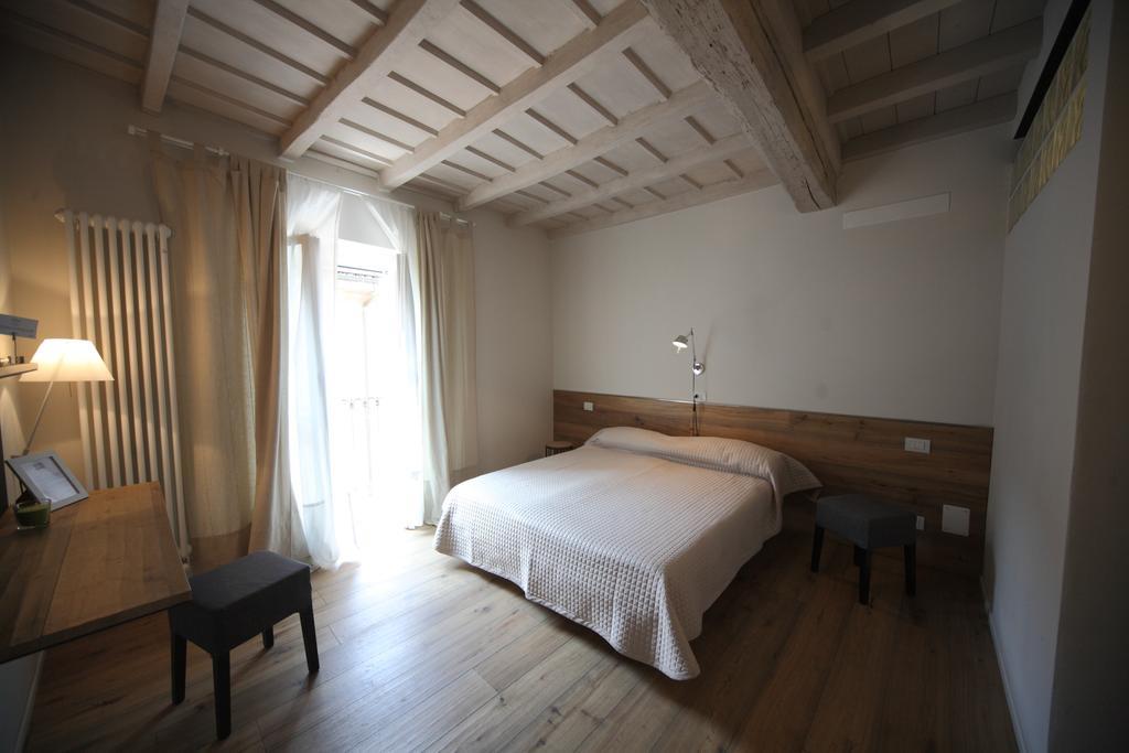 32 Bnb Camerecaffe Pavia Luaran gambar