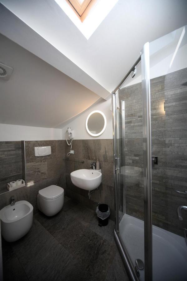 32 Bnb Camerecaffe Pavia Luaran gambar